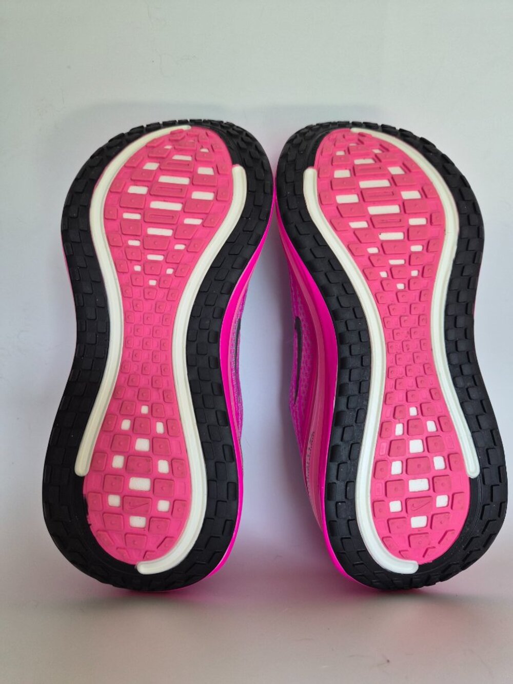 Nike Vomero Plus - Women - Size 7 - Picture 10 of 10